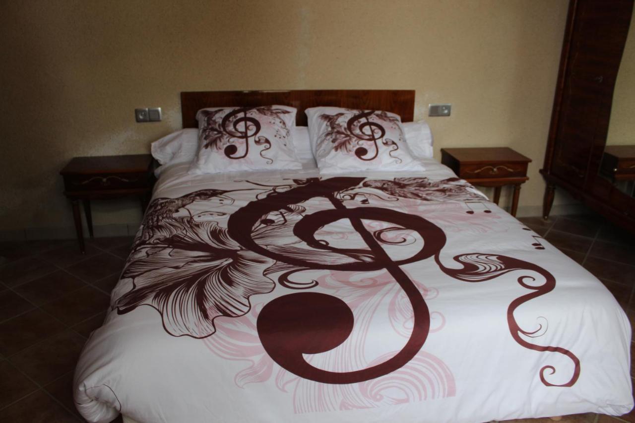 Domaine De La Touche Mosnay Bed & Breakfast Екстериор снимка