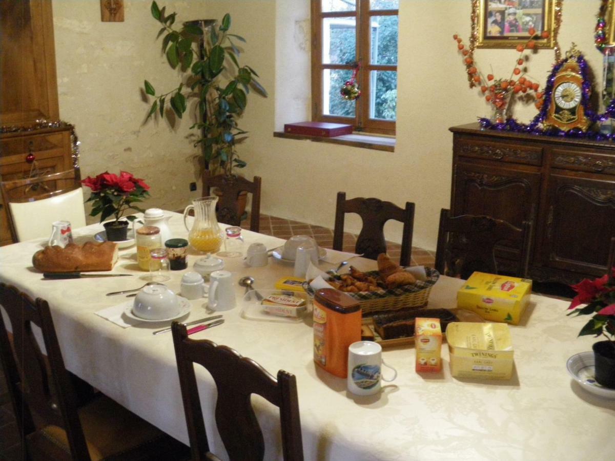Domaine De La Touche Mosnay Bed & Breakfast Екстериор снимка