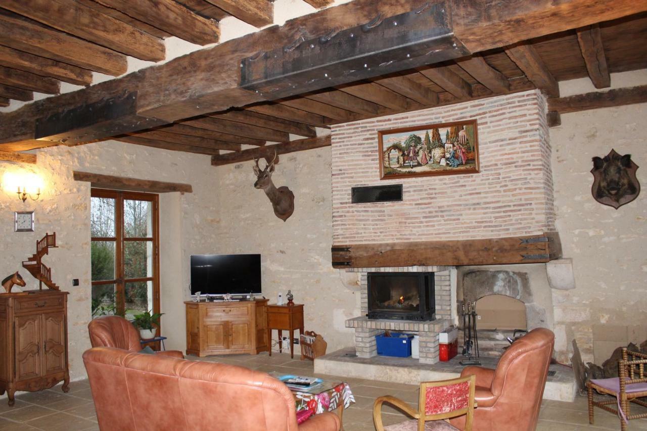 Domaine De La Touche Mosnay Bed & Breakfast Екстериор снимка